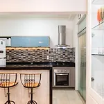 Omar do Rio, 3BDRs, Smart TV, 250mbps Internet, 330m from Copacabana Beach&550m from General Osório Subway, RE 253